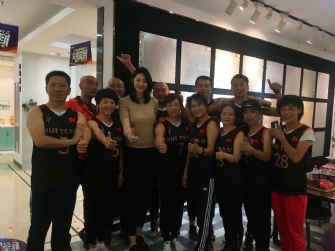 剛零封美國(guó)就點(diǎn)贊焦作美陶？！中國(guó)女排好樣兒！